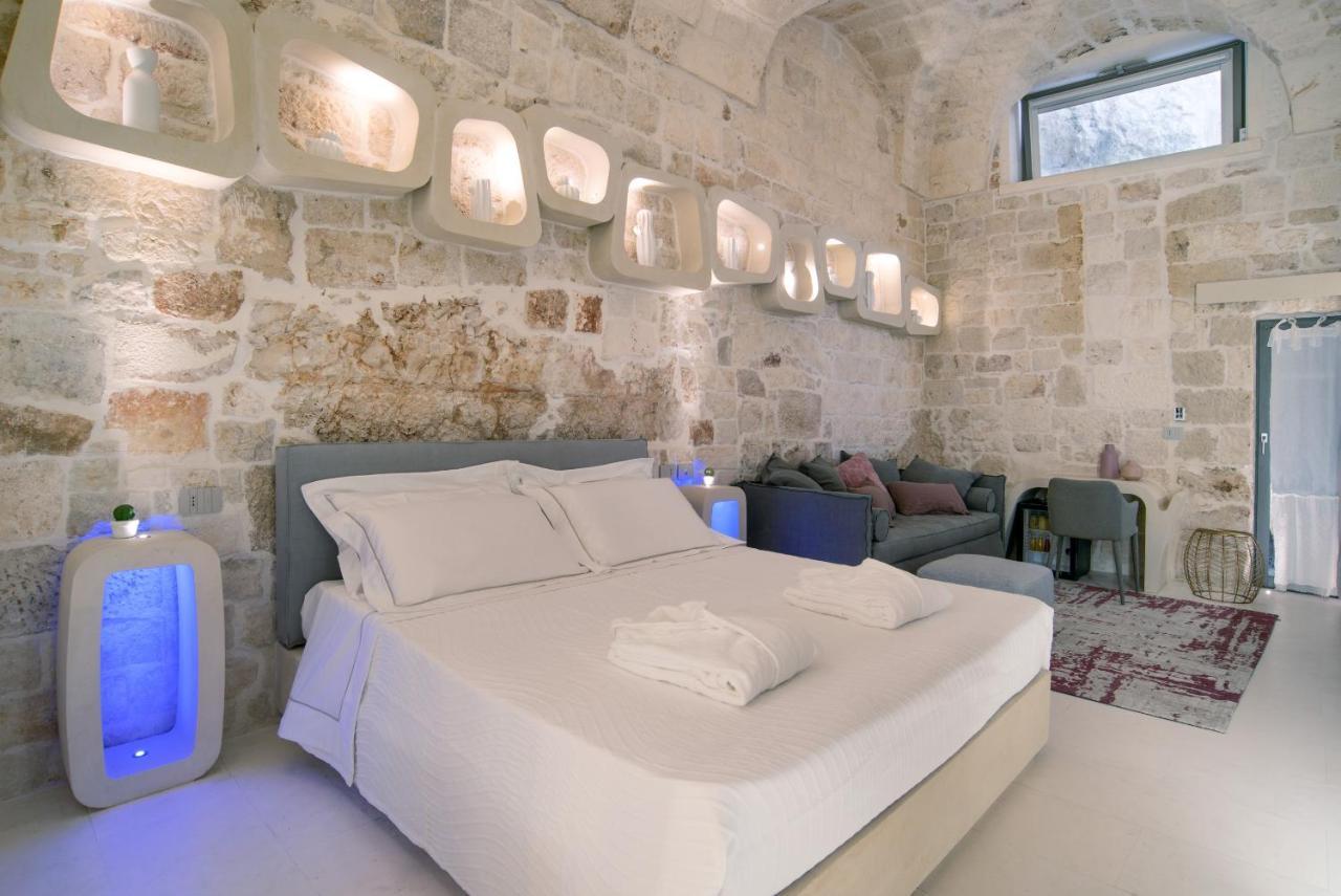 Palazzo Vico Bianco Raro Homes Collection